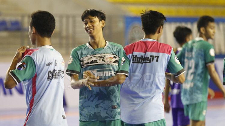 Pemain DLS FC Banyuwangi saat melakukan selebrasi.