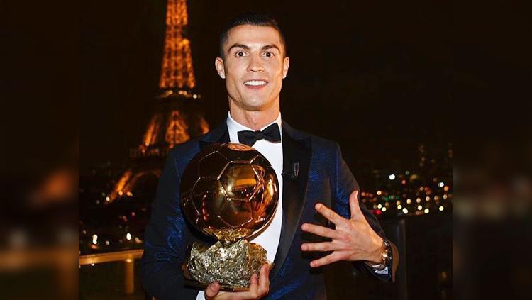 Cristiano Ronaldo berhasil meraih Ballon D