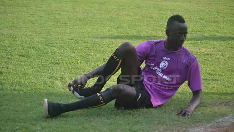 Makan Konate jalani latihan bersama Sriwijaya FC. Copyright: Muhammad Effendi/INDOSPORT