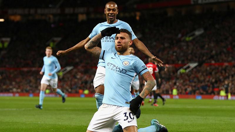 Otamendi merayakan golnya ke gawang Manchester United. Copyright: INDOSPORT