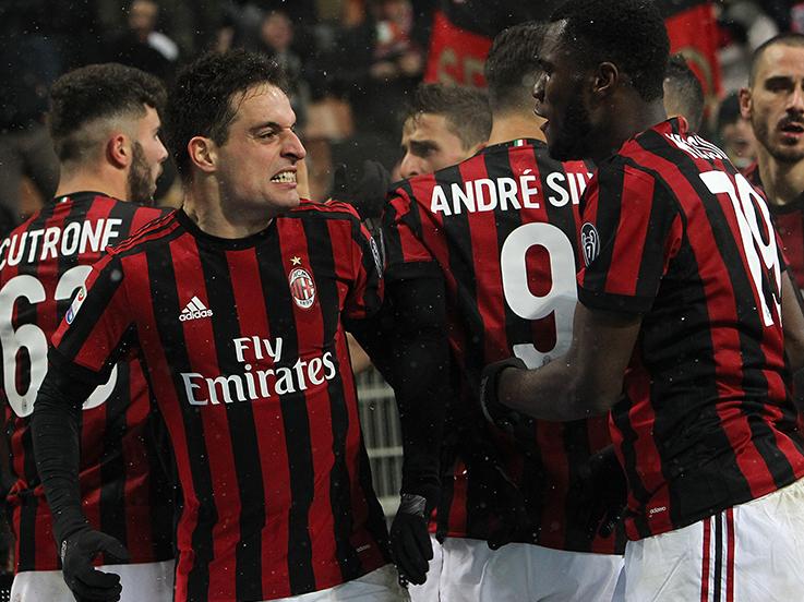 Jack Bonaventura merayakan golnya ke gawang Bologna. Copyright: INDOSPORT