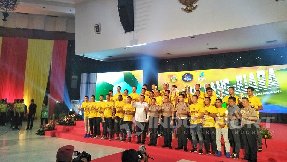 Sorak sorai pemain dan manajemen Bhayangkara FC.