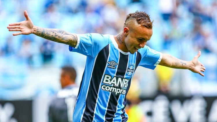 Everton, pemain Gremio melakukan selebrasi Copyright: Internet