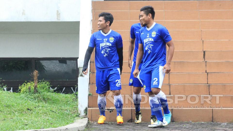 Eka Ramdhani saat akan mengikuti latihan dengan Persib Bandung. Copyright: Arif Rahman/Indosport.com