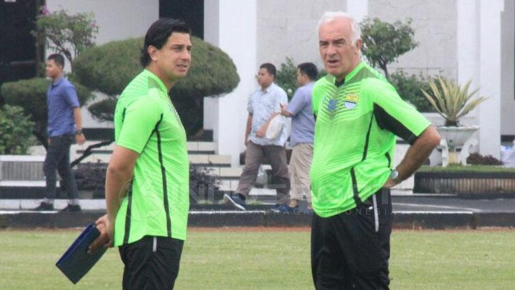 Mario Gomez dan Fernando Soler saat jalani latihan perdana bersama Persib Bandung.