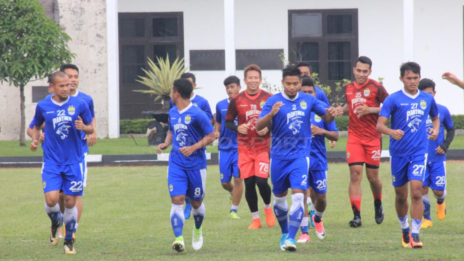 Para pemain Persib Bandung lakukan latihan perdana dengan pelatih anyar, Mario Gomez Copyright: Arif Rahman/INDOSPORT