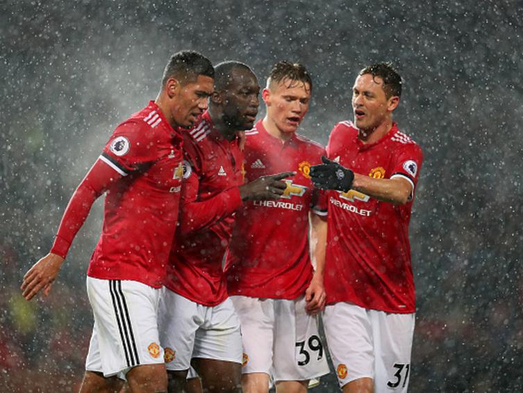 Skuat Manchester United merayakan gol yang dicetak oleh Romelu Lukaku. Copyright: INDOSPORT