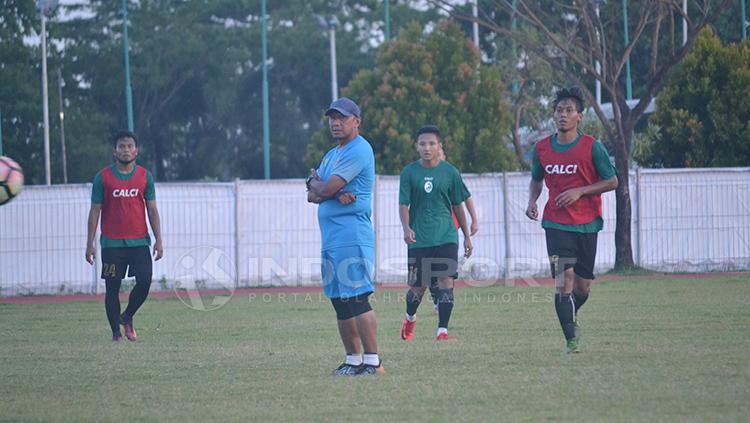 Rahmad Darmawan bimbing latihan perdana bersama Sriwijaya FC. Copyright: Muhammad Effendi/INDOSPORT