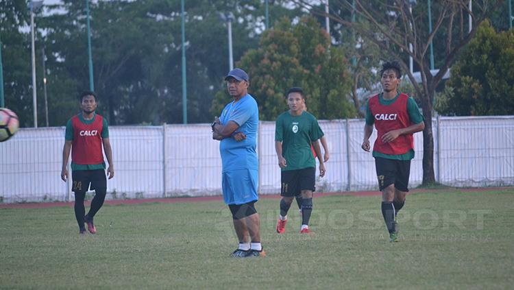 Rahmad Darmawan memimpin latihan Sriwijaya FC. Copyright: Muhammad Effendi/INDOSPORT