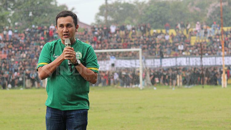 CEO Persikabo, Efendy Syahputra memberi sambutan. Copyright: Wildan Hamdani/INDOSPORT