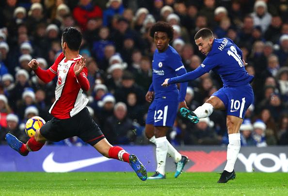 Eden Hazard saat melawan Southampton. Copyright: INDOSPORT