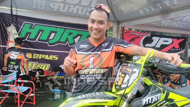 Doni Tata saat turun di Trial Game Asphalt 2017. Copyright: Indosport/Ian Setiawan