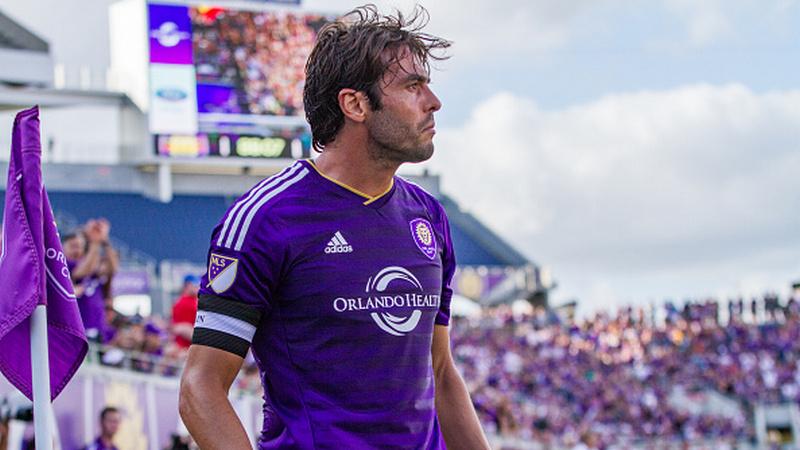 Ricardo Kaka putuskan pensiun dari dunia sepakbola.