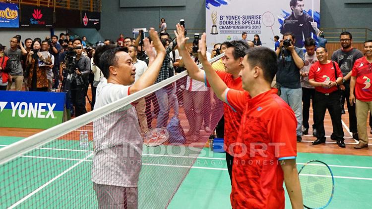 Imam Nahrawi dan Kevin Sanjaya melawan Candra Wijaya/Ricky Soebagdja. Copyright: Petrus Manus Da Yerimon/INDOSPORT