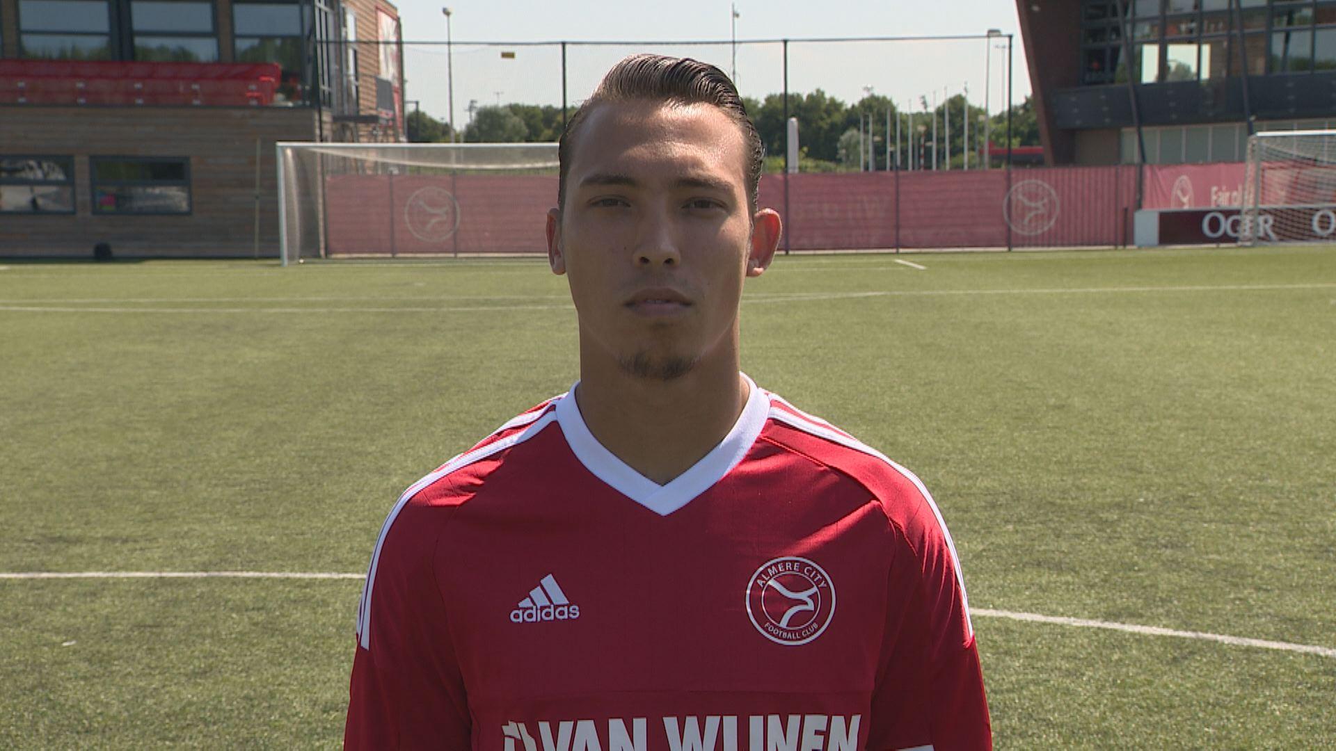 Gaston Salasiwa saat berseragam Almere City Copyright: Omroep Flevoland