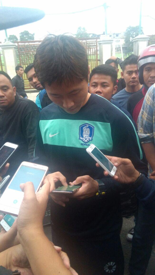 Pemain asing PSMS asal Korea, Kwon Young Jin. Copyright: INDOSPORT/Kesuma Ramadhan