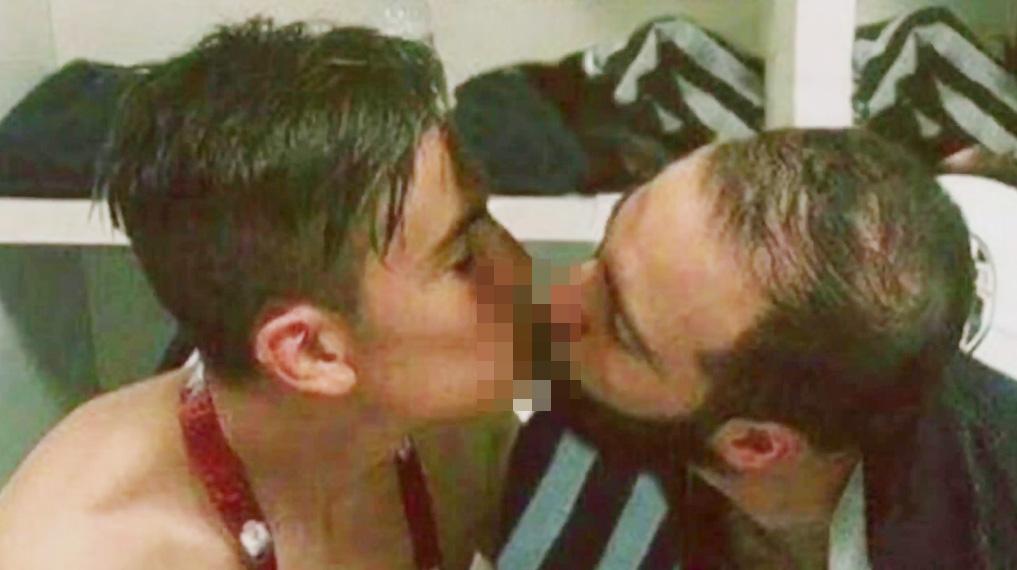 Paulo Dybala dan Gonzalo Higuain. Copyright: Istimewa