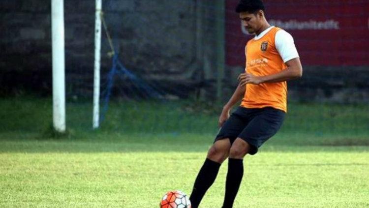 Abdul Rahman saat masih memperkuat Bali United. Copyright: Internet