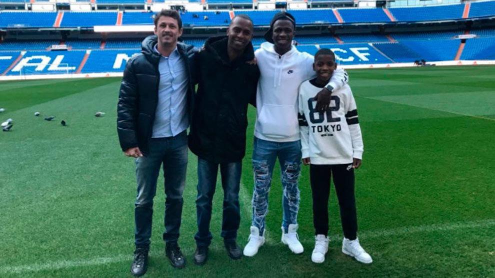 Vinicius Junior Saat Kunjingi Markas Real Madrid Copyright: Internet