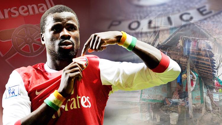 Emmanuel Eboue mantan pemain Arsenal.