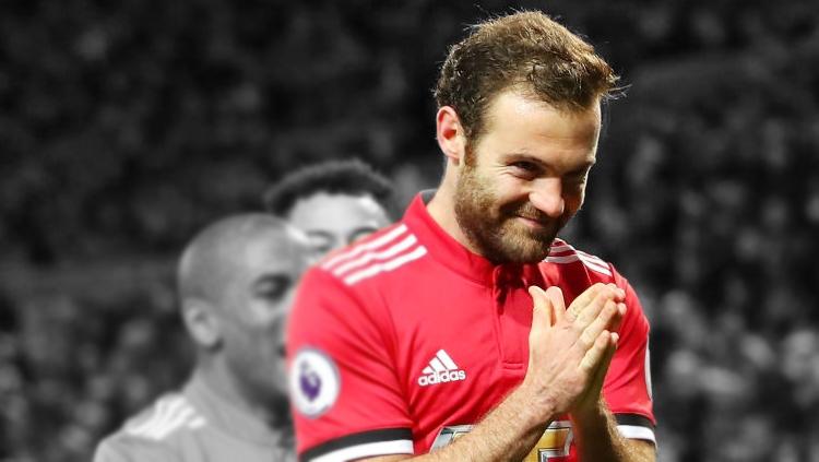 Aksi selebrasi Juan Mata setelah membobol gawang Leicester City. Copyright: INDOSPORT