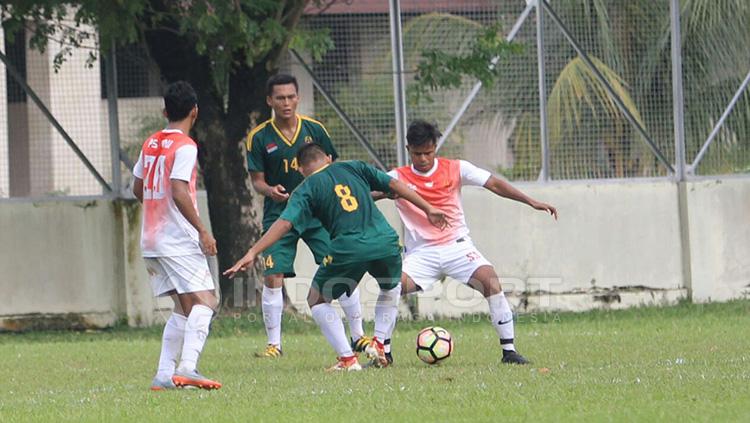 Situasi pertandingan PS TNI vs PS AD. Copyright: Zainal Hasan/INDOSPORT