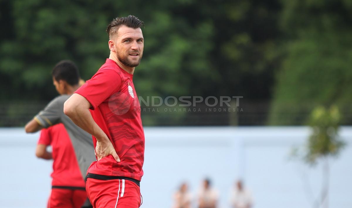 Marko Simic sedang tolak pinggang