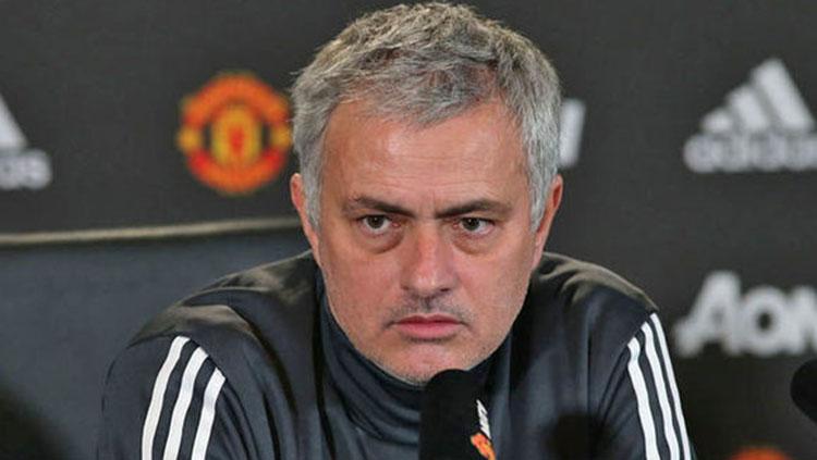 Jose Mourinho saat konferensi pers.