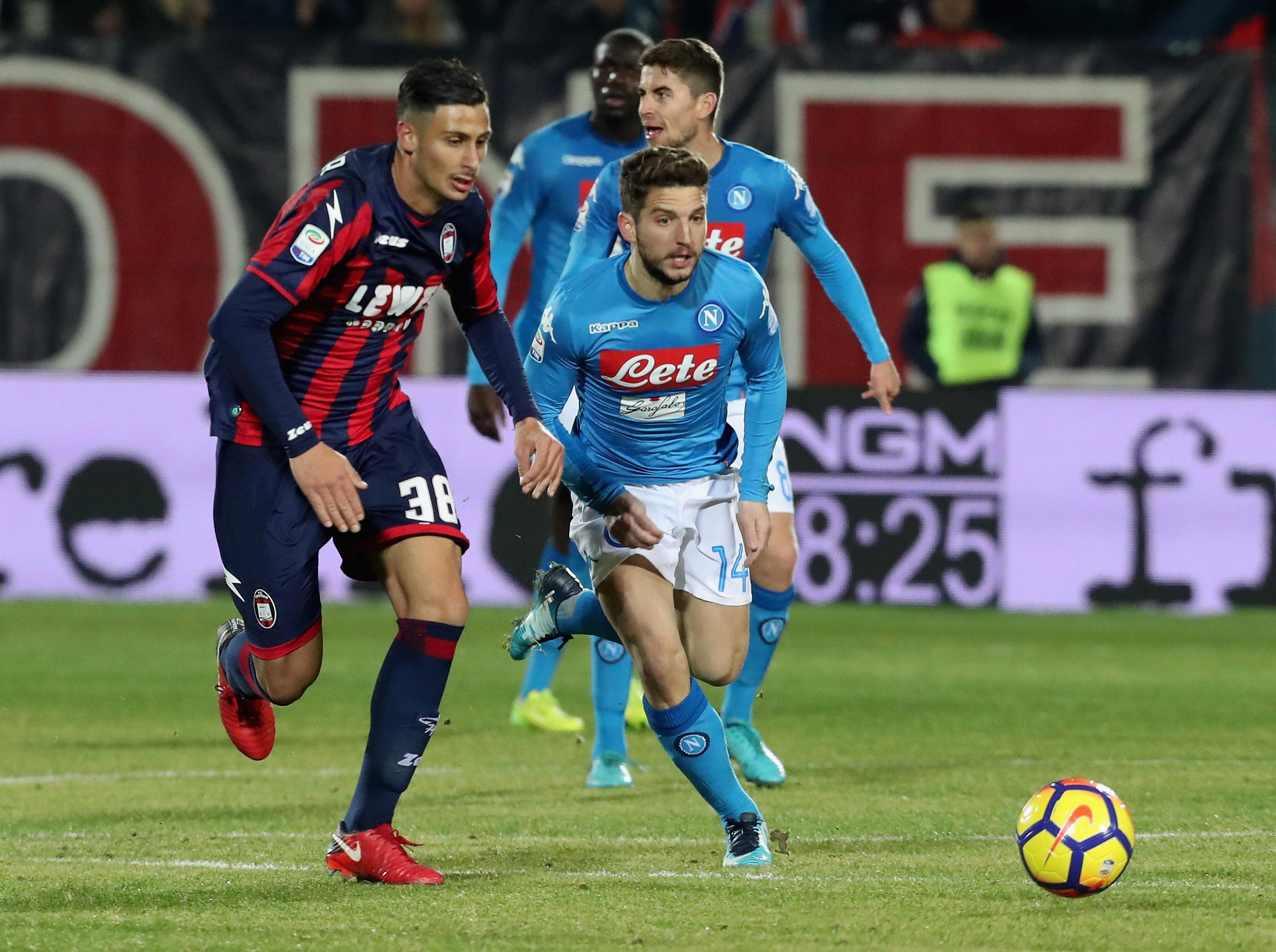 Crotone vs Napoli. Copyright: INDOSPORT