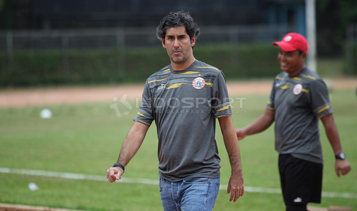 Pelatih Persija Jakarta, Stefano Cugurra Teco. Copyright: Herry Ibrahim/Indosport.com