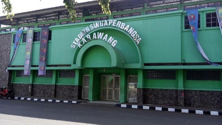 Pintu masuk Stadion Singaperbangsa.