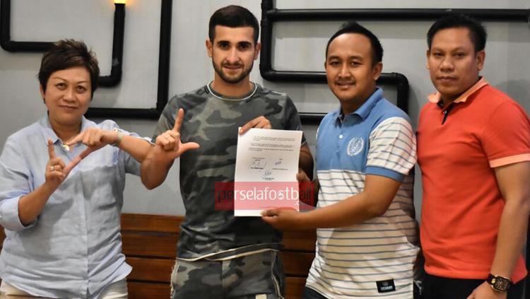 Persela Lamongan resmi merekrut gelandang serang Timnas Tajikistan, Fatkhullo Fatkhulloev. Copyright: perselafootball.com