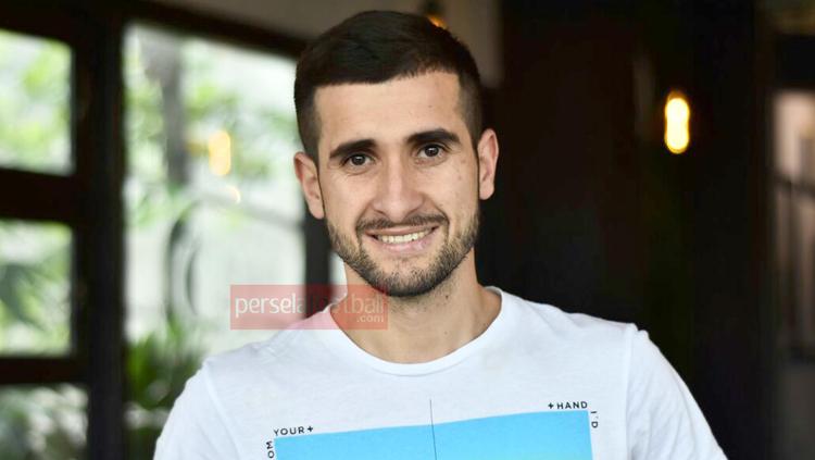 Fatkhullo Fatkhulloev resmi menjadi pemain Persela Lamongan.