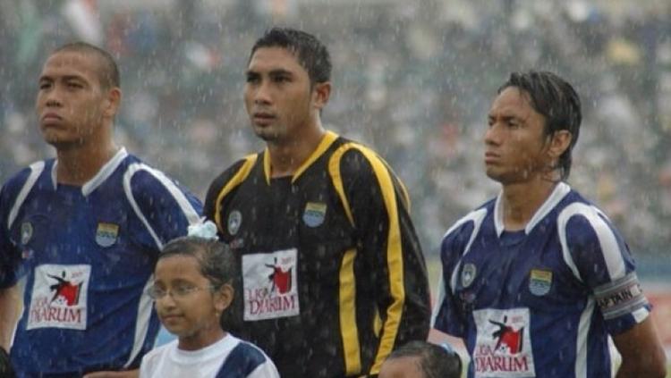 Nova Arianto, Tema Mursadat, Suwitha Patha saat berkostum Persib Bandung Copyright: Istimewa