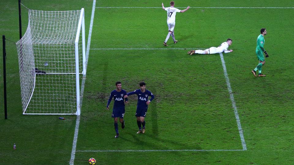 Swansea vs Tottenham Hotspur. Copyright: Getty Images