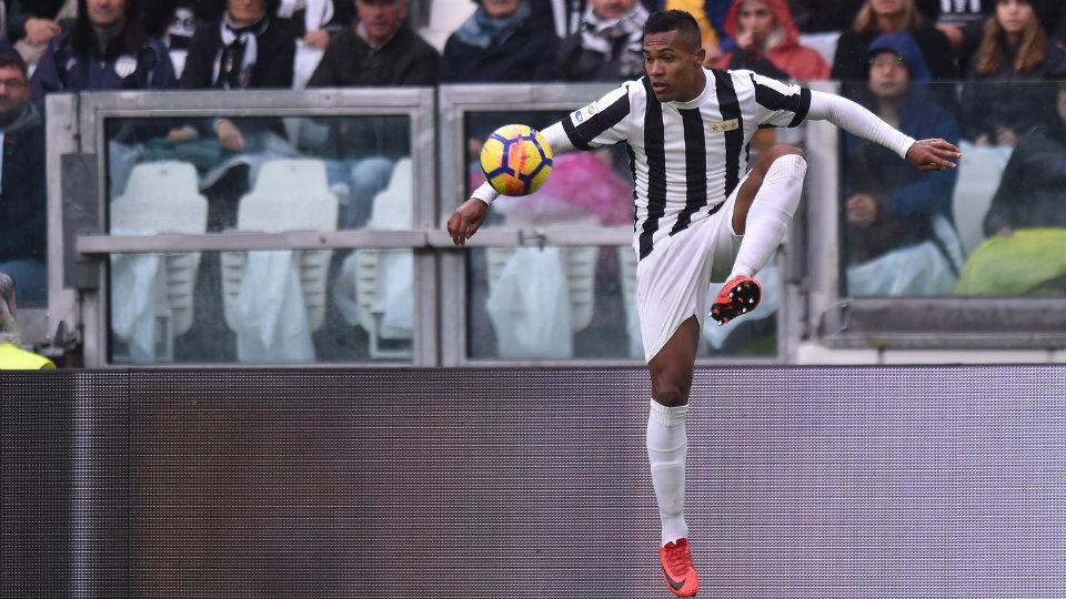 Alex Sandro, pemain incaran Chelsea. Copyright: Getty Images