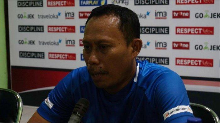 Pelatih Semeru FC Putut Wijanarko Copyright: Tribun Jatim