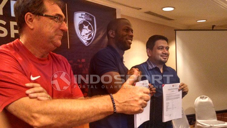 Pemain asing baru PSM Makassar,  Bruce Djite. Copyright: Reno Firhad Rinaldi/INDOSPORT