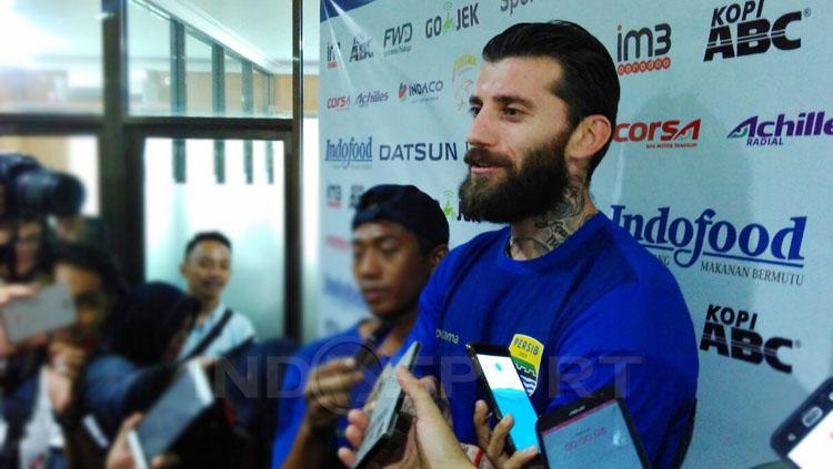 Bojan Malisic resmi berseragam Persib Bandung. Copyright: Arif Rahman/INDOSPORT