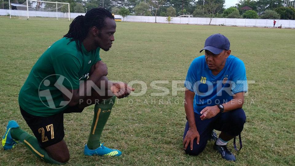 Mohammadou Al Hadji pemain seleksi Sriwijaya FC. Copyright: INDOSPORT/M.Effendi