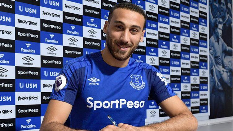 Cenk Tosun resmi bergabung dengan Everton. Copyright: evertonfc.com