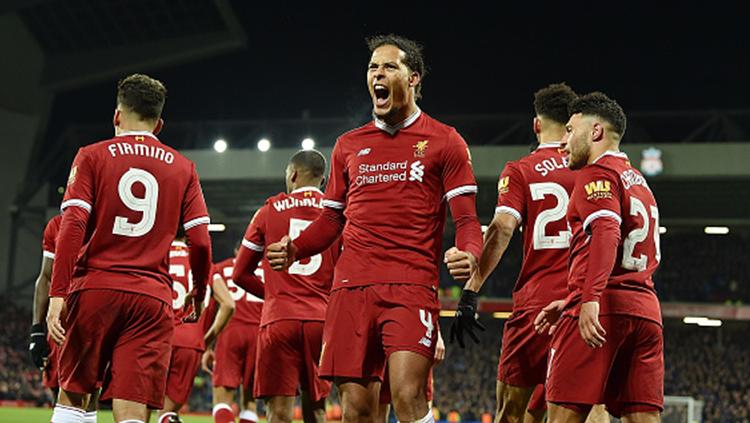 Virgil van Dijk usai merayan gol debutnya bersama Liverpool