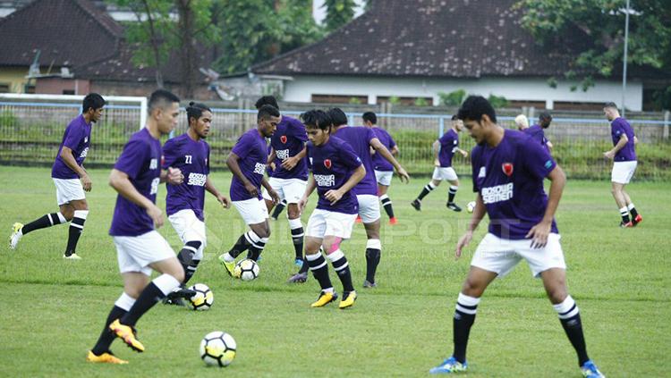 Pemain PSM Makassar jalani latihan di Bali. Copyright: Muhammad Nur Basri/INDOSPORT