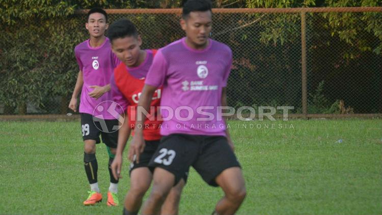 Gilang Ginarsa latihan bersama Sriwijaya FC Copyright: Muhammad Effendi/INDOSPORT