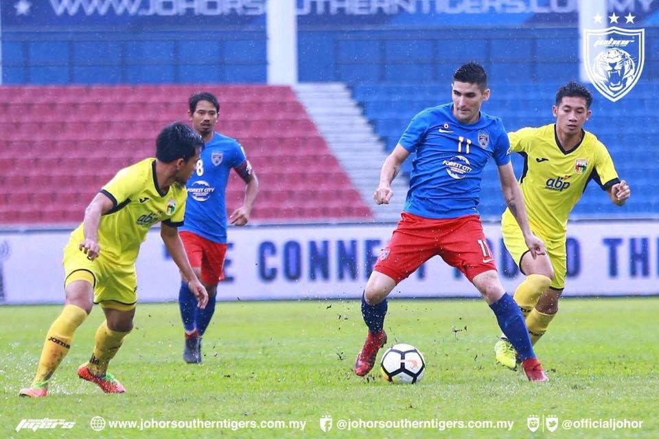 Suasana pertandingan JDT vs Mitra Kukar. Copyright: Internet