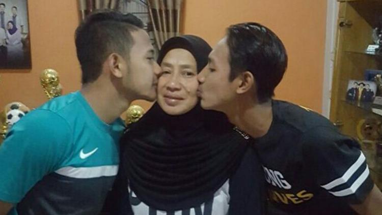 Beckham Putra Nugraha dan Gian Zola Nasrullah (kiri) tetap menjalankan latihan fisik di sela-sela libur Lebaran. - INDOSPORT