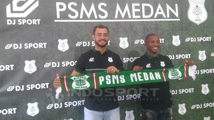 Dua pemain asing PSMS Reinaldo Lobo (Brasil) dan Sadney Urikhob (Namibia). Copyright: Kesuma Ramadhan/INDOSPORT