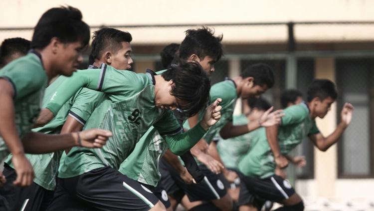 Penggawa PSS Sleman saat jalani latihan di Stadion Maguwoharjo Sleman. - INDOSPORT