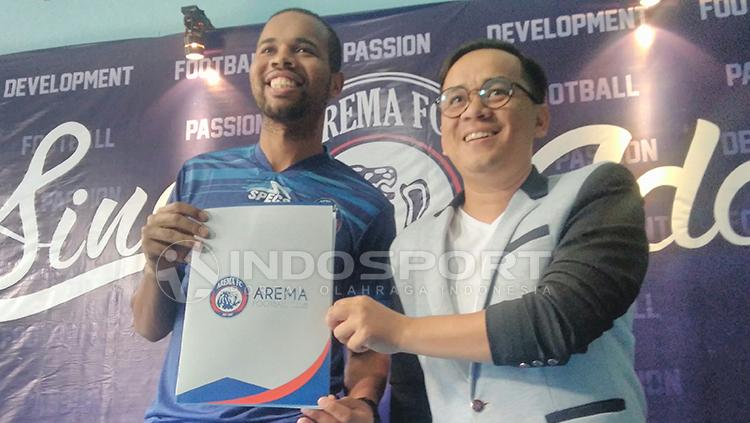 Thiago Furtuoso resmi diperkenalkan Arema FC. Copyright: Ian Setiawan/INDOSPORT