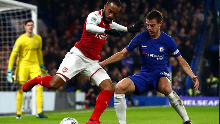 Sengitnya laga antara Chelsea melawan Arsenal di Stamford Bridge. Copyright: Twitter @SquawkaNews